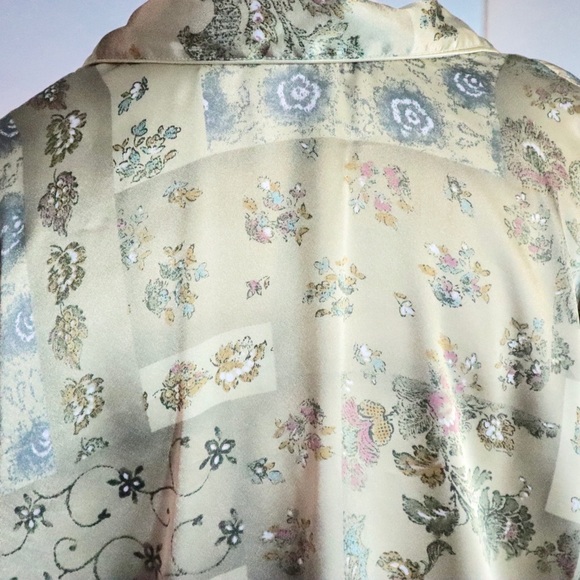 Vintage pajama silky like top - Picture 7 of 8